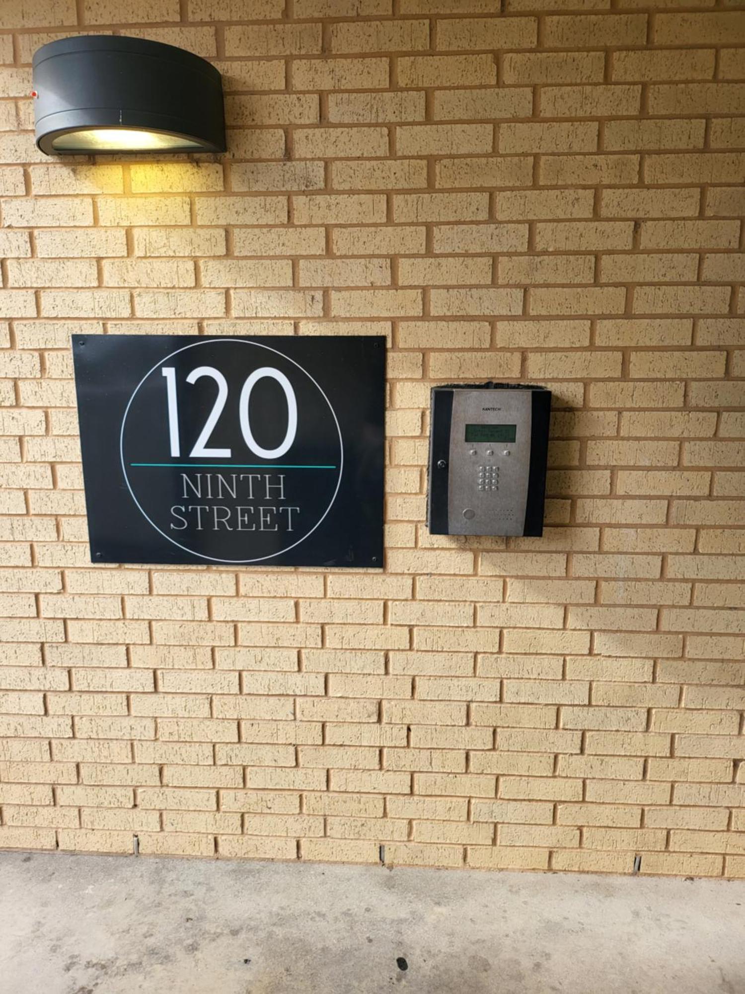 Beautiful Condo On Riverwalk W King Ste Free Parking Pet Friendly Centrally Located On The Riverwalk San Antonio Exterior foto