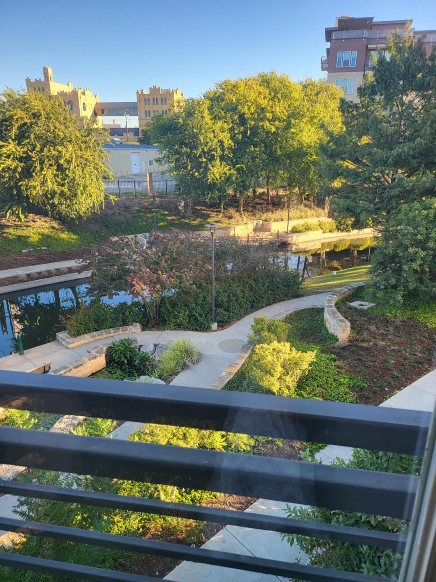 Beautiful Condo On Riverwalk W King Ste Free Parking Pet Friendly Centrally Located On The Riverwalk San Antonio Exterior foto