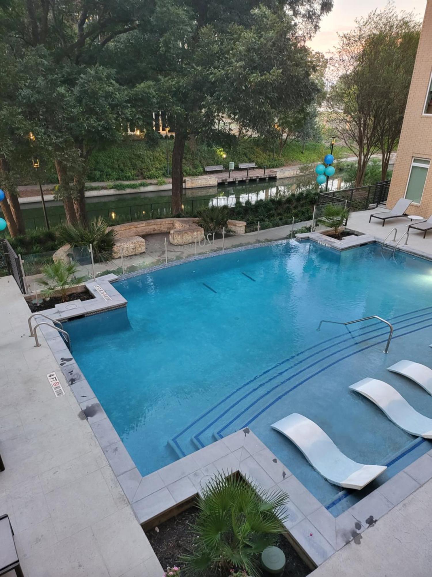 Beautiful Condo On Riverwalk W King Ste Free Parking Pet Friendly Centrally Located On The Riverwalk San Antonio Exterior foto